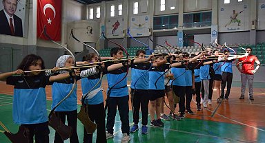 Yıldırım'da çocuklara okçuluk eğitimi