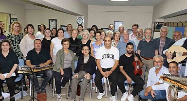 Yıllar sonra yeniden koro ve saz ekibine şeflik yaptı