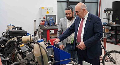 YÖK Yürütme Kurulu Üyesi Prof. Dr. Ak KBÜ'de incelemelerde bulundu