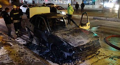 Yozgat'ta seyir halindeki otomobil alev aldı