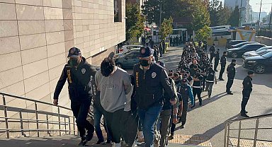 Yüksek kazanç vaadiyle 112 kişiyi dolandıran şüpheliler adliyeye sevk edildi