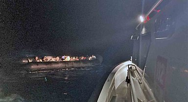 Yunanistan'ın geri ittiği 11'i çocuk 29 düzensiz göçmen kurtarıldı
