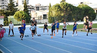 Yunusemreli atletler madalyaları topladı