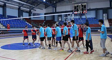 Yurtlar arası voleybol şampiyonası başladı