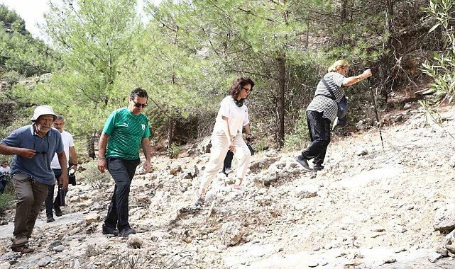 Yüzlerce doğasever, Değirmendere Kanyonu'na yürüdü