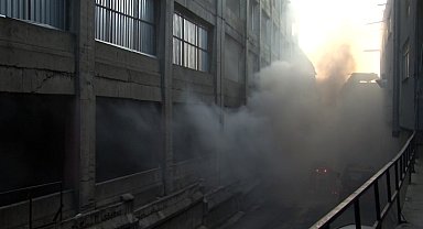 Zeytinburnu'nda iş merkezindeki yangını 16 saat sonra söndürüldü