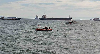 Zeytinburnu'nda iskeleden denize atlayan çocuk boğuldu: Annesi sinir krizi geçirdi