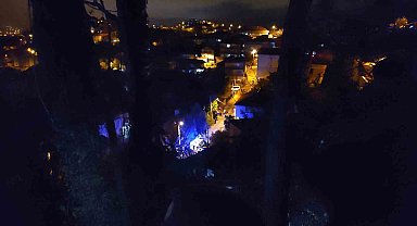 Zonguldak'ta virajı alamayan tır bahçeye uçtu: 1 ölü