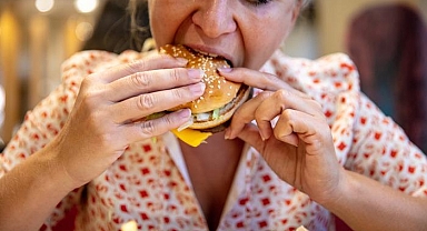 Fast food tüketmenin bir zararı daha ortaya çıktı! Yemeden önce bir kez daha düşünün