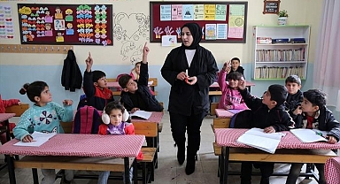 Resmî Gazete'de yayımlandı: Aday Öğretmenlik ve Öğretmenlik Mesleği Kariyer Basamakları Yönetmeliği