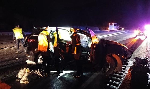 Sivas'ta feci kaza! Otobüs ile otomobil çarpıştı: 10 yaralı